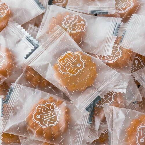 SamLip Sweet Teafood Mini Honey Yakkwa Korean Traditional Cookies 7.05 Oz (200 g) - CoCo Island Mart